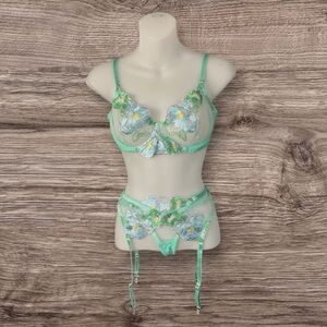 Green Floral Embroidered Lace 3-Pc Lingerie Intimate Set NWOT